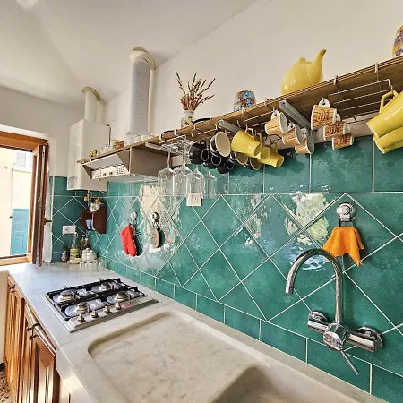 Ellera Con Parcheggio Privato Apartment *