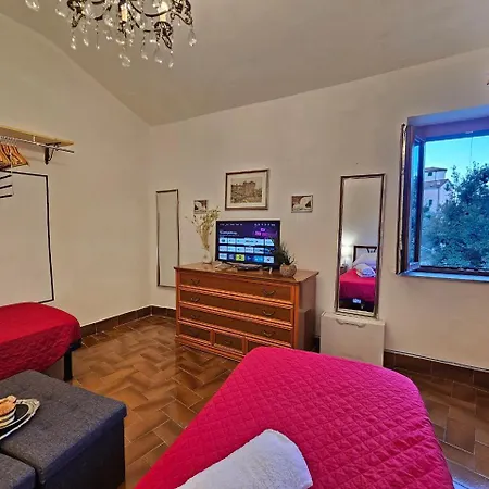 Ellera Con Parcheggio Privato Apartment