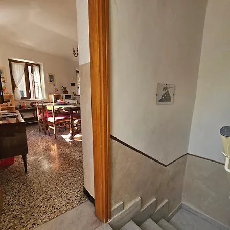 Ellera Con Parcheggio Privato