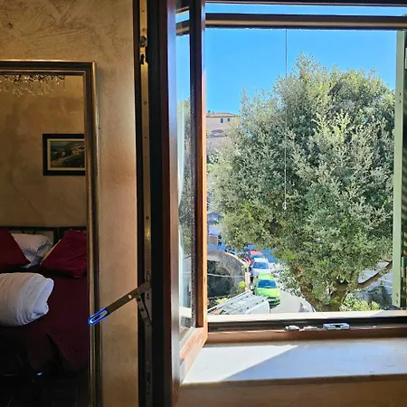 Ellera Con Parcheggio Privato