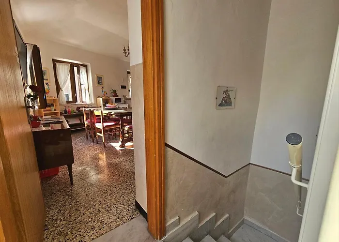 Ellera Con Parcheggio Privato